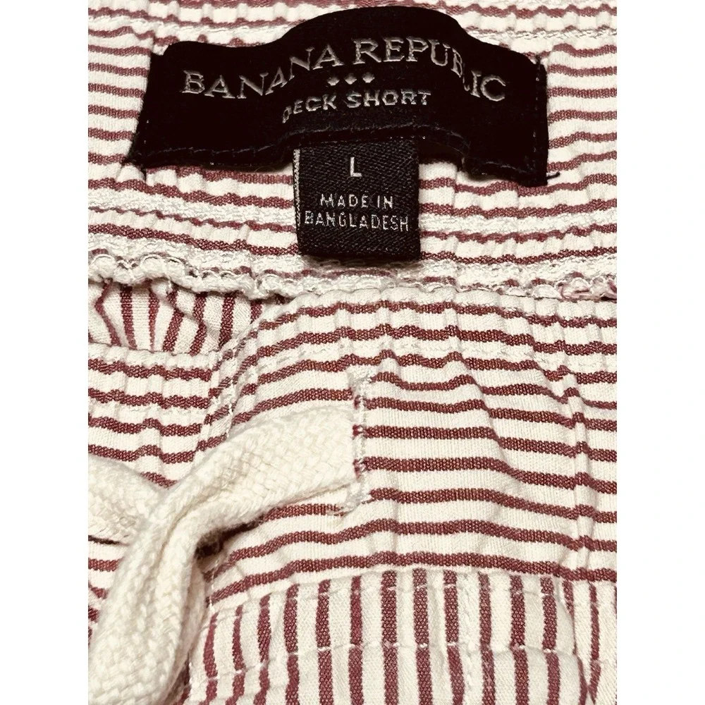 Banana Republic Men's Shorts L Red/ White Chambray Stripe, 9